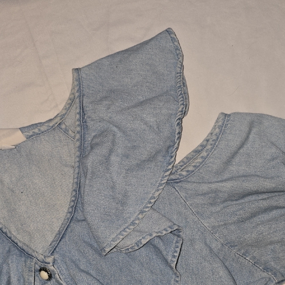 Light Blue Ruffle Denim Crop Top - Picture 6 of 14